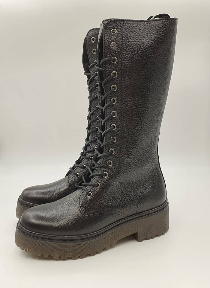 GUESS Fearne Anfibio Donna Con Dettaglio Gioiello, Stivale Alla Caviglia In Pelle, Chiusura Con Zip, Colore Nero