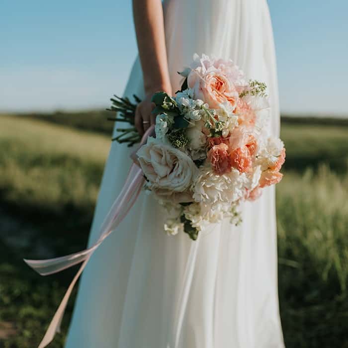 Sposa Con Bouquet